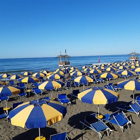Hotel Tirreno ลาตินา ภายนอก รูปภาพ
