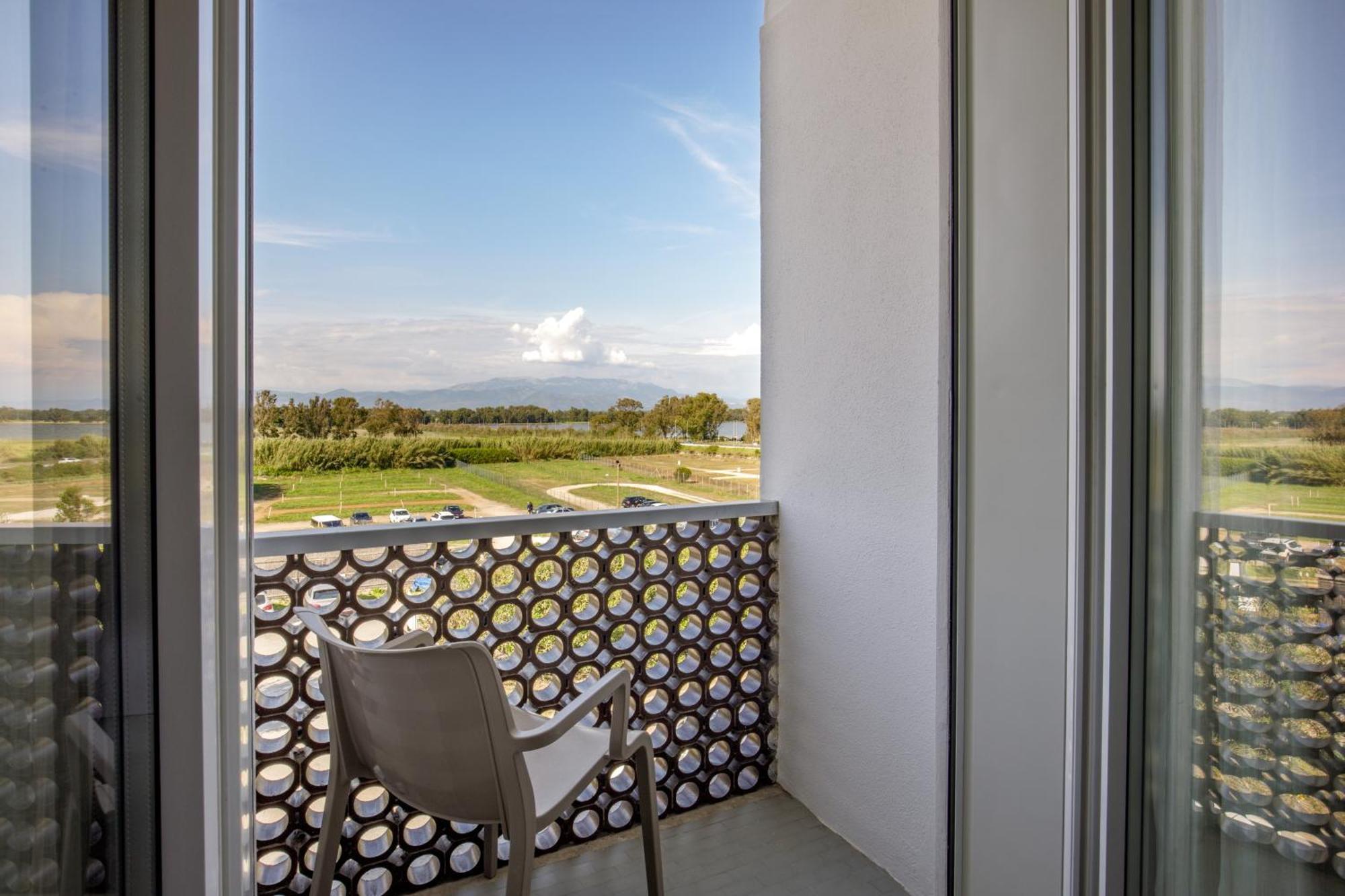 Hotel Tirreno ลาตินา ภายนอก รูปภาพ