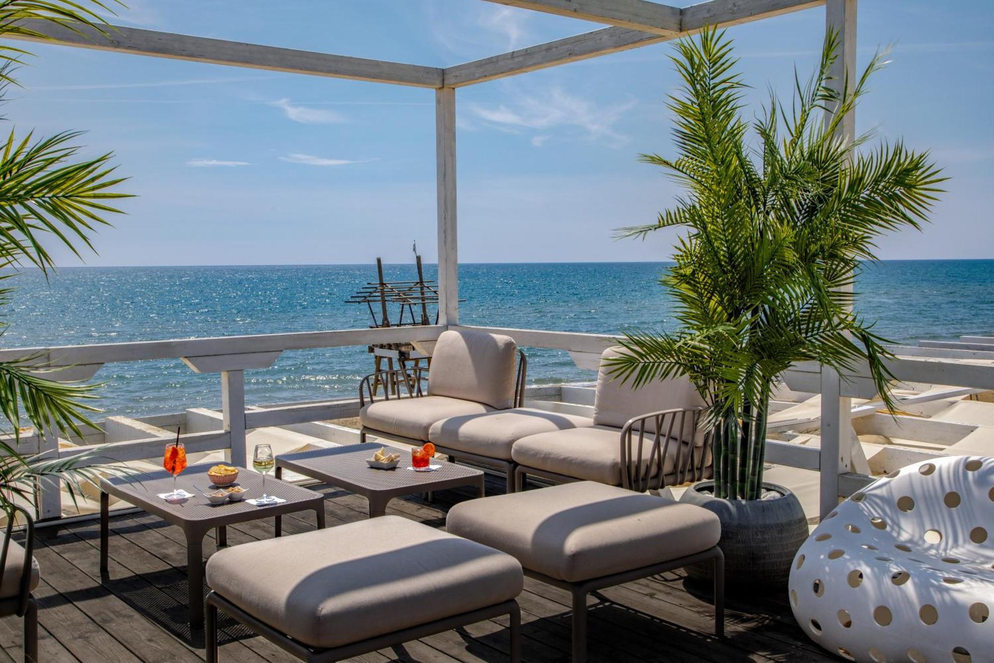 Hotel Tirreno ลาตินา ภายนอก รูปภาพ